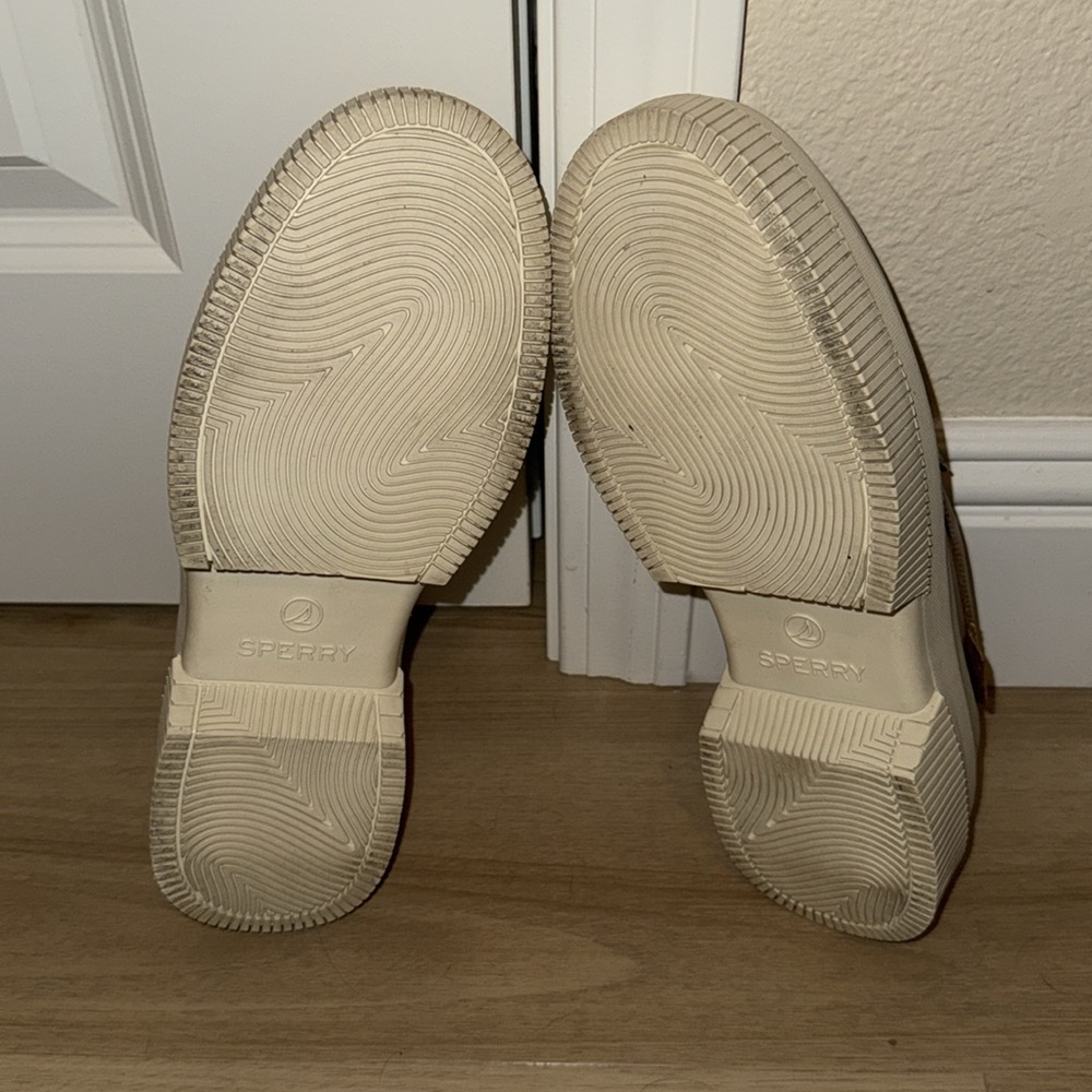 Sperry - Picture 3 of 3
